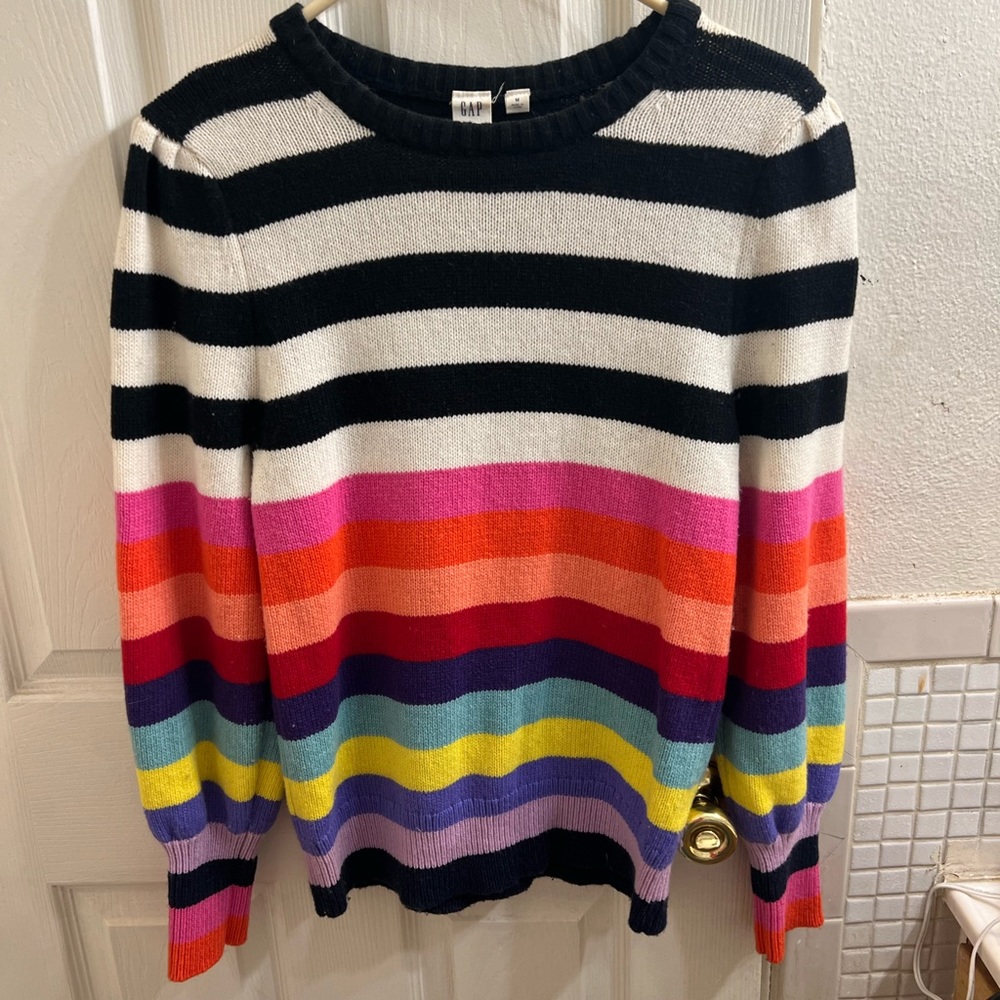 Women’s gap sweater